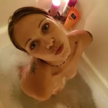 Esma - Pute à Arnas Profil de Esma, 19 ans, Pute à Arnas (Rhône)