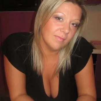 Profil de Roxane, 21 ans, Pute à Aussillon (Tarn)