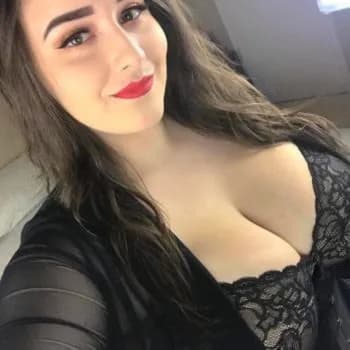 Profil de Roxanne, 19 ans, Pute à Allogny (Cher)