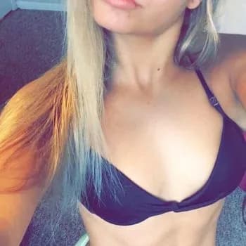 Profil de Elissa, 32 ans, Pute à Batzendorf (Bas-Rhin)