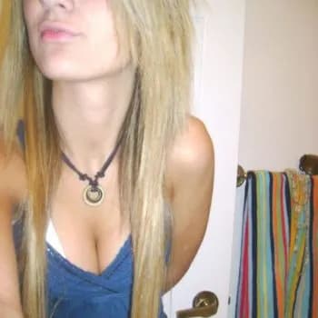 Profil de Kaylee, 22 ans, Pute à Audierne (Finistère)