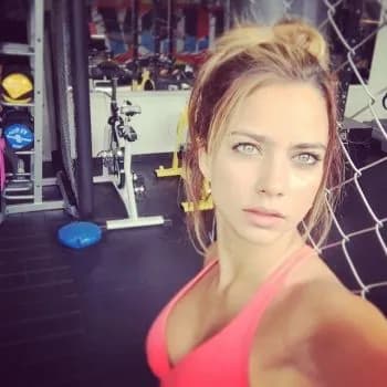 Profil de Hadja, 22 ans, Pute à Bazolles (Nièvre)