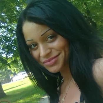 Amandine - Pute à Bazelat Profil de Amandine, 19 ans, Pute à Bazelat (Creuse)