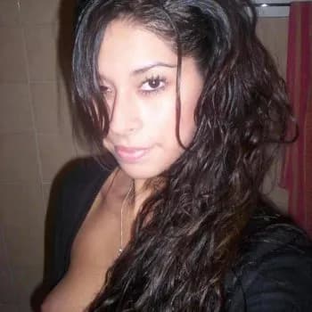 Profil de Carmen, 22 ans, Pute à Bassens (Gironde)