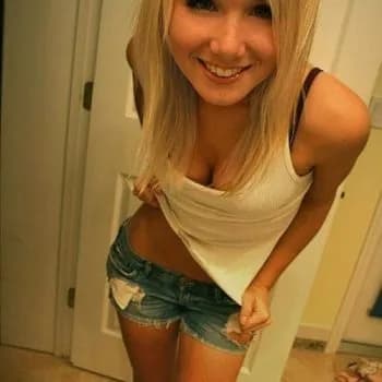 Mahault - Pute à Coutansouze Profil de Mahault, 18 ans, Pute à Coutansouze (Allier)