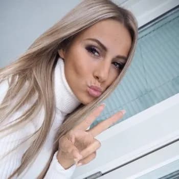 Michelle - Pute à Beaumont-en-Beine Profil de Michelle, 31 ans, Pute à Beaumont-en-Beine (Aisne)