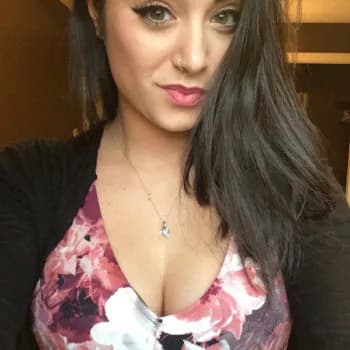 Profil de Syana, 18 ans, Pute à Allineuc (Côtes-d'Armor)