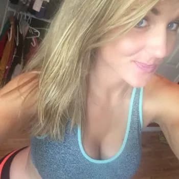 Lia - Pute à Bayard-sur-Marne Profil de Lia, 27 ans, Pute à Bayard-sur-Marne (Haute-Marne)