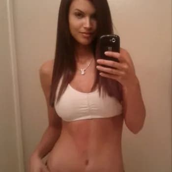 Profil de Joana, 21 ans, Pute à Courgenay (Yonne)