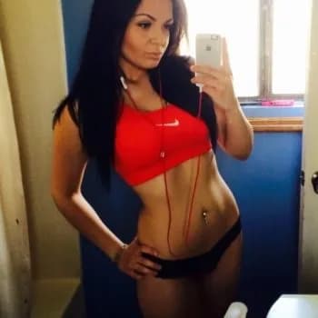 Profil de Gina, 19 ans, Pute à Bargny (Oise)