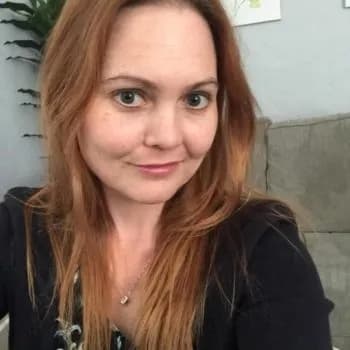 Adriana - Pute à Barguelonne-en-Quercy Profil de Adriana, 20 ans, Pute à Barguelonne-en-Quercy (Lot)