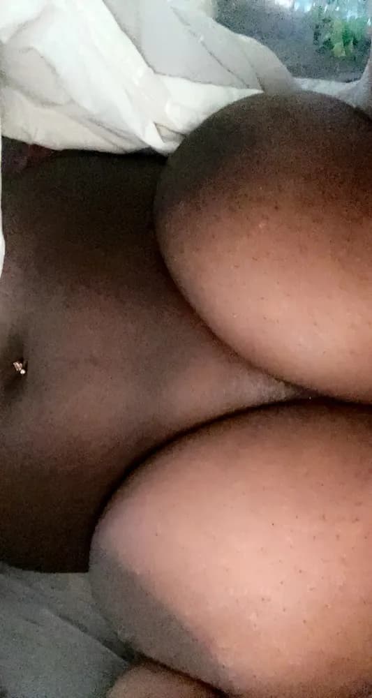 Alina - Pute à Chiroubles Profil de Alina, 26 ans, Pute à Chiroubles (Rhône)