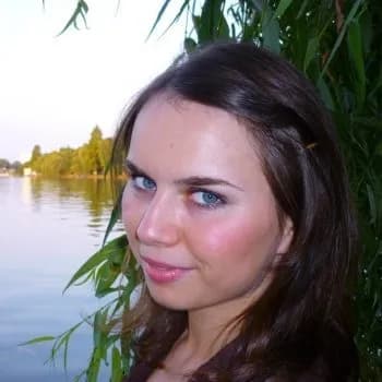 Loucia - Pute à Bazoges-en-Pareds Profil de Loucia, 22 ans, Pute à Bazoges-en-Pareds (Vendée)