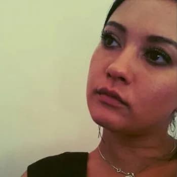 Daniella - Pute à Charmes Profil de Daniella, 20 ans, Pute à Charmes (Aisne)