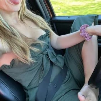 Kamilia - Pute à Arzon Profil de Kamilia, 26 ans, Pute à Arzon (Morbihan)