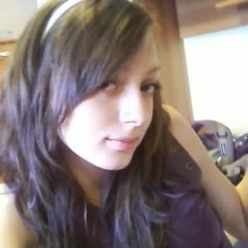 Amel - Pute à Ayse Profil de Amel, 25 ans, Pute à Ayse (Haute-Savoie)