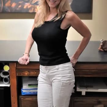 Hélène - Pute à Aigne Profil de Hélène, 22 ans, Pute à Aigne (Hérault)