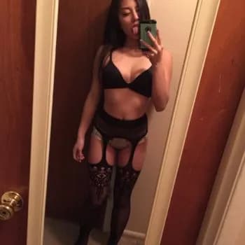 Asya - Pute à Albas Profil de Asya, 23 ans, Pute à Albas (Lot)