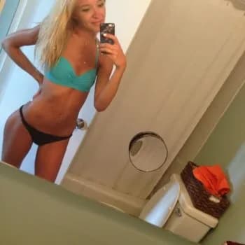 Elyna - Pute à Bagnolesdel'OrneNormandie Profil de Elyna, 23 ans, Pute à Bagnolesdel'OrneNormandie (Orne)