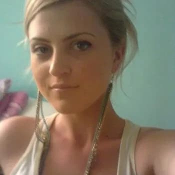 Octavie - Pute à Crain Profil de Octavie, 32 ans, Pute à Crain (Yonne)