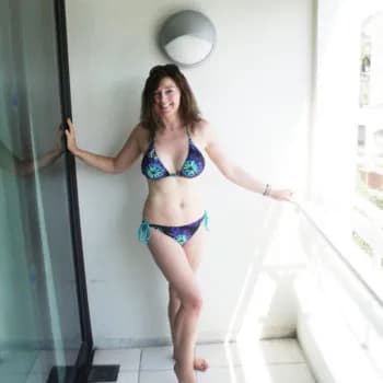 Tia - Pute à Bazian Profil de Tia, 22 ans, Pute à Bazian (Gers)