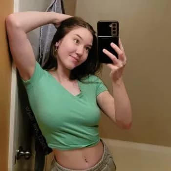 Cylia - Pute à Courry Profil de Cylia, 31 ans, Pute à Courry (Gard)