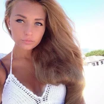 Fatima - Pute à Cornillac Profil de Fatima, 24 ans, Pute à Cornillac (Drôme)