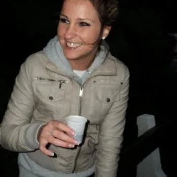 Noura - Pute à Battenans-Varin Profil de Noura, 27 ans, Pute à Battenans-Varin (Doubs)