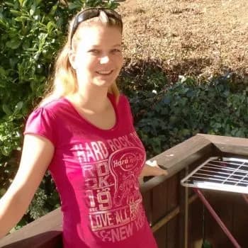 Yakine - Pute à Coudons Profil de Yakine, 18 ans, Pute à Coudons (Aude)