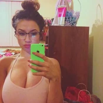 Héléna - Pute à Épiez-sur-Meuse Profil de Héléna, 32 ans, Pute à Épiez-sur-Meuse (Meuse)