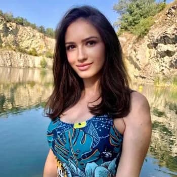 Melody - Pute à Beaumont-Pied-de-Bœuf Profil de Melody, 19 ans, Pute à Beaumont-Pied-de-Bœuf (Sarthe)