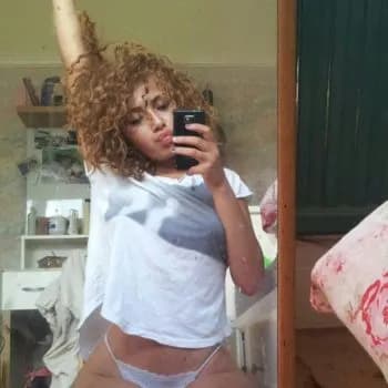 Alissa - Pute à Establet Profil de Alissa, 34 ans, Pute à Establet (Drôme)