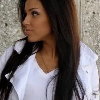 Brune - Pute à Bagnols-sur-Cèze Profil de Brune, 24 ans, Pute à Bagnols-sur-Cèze (Gard)