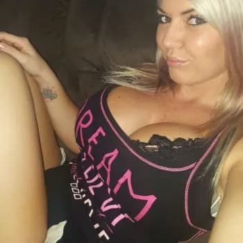 Erell - Pute à Affoux Profil de Erell, 26 ans, Pute à Affoux (Rhône)