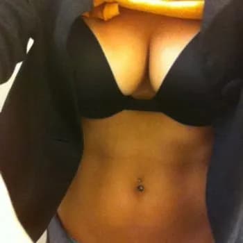 Zineb - Pute à Aurel Profil de Zineb, 28 ans, Pute à Aurel (Drôme)