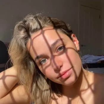 Céline - Pute à Combas Profil de Céline, 23 ans, Pute à Combas (Gard)