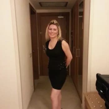 Rosalie - Pute à Beaufort-en-Argonne Profil de Rosalie, 28 ans, Pute à Beaufort-en-Argonne (Meuse)